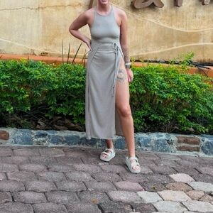 Elegant Beige Sleeveless Dress